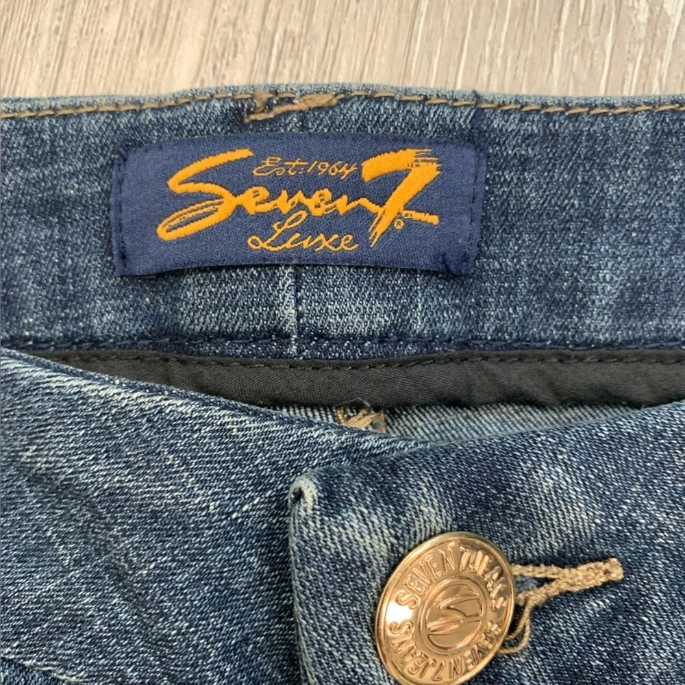 Women’s Seven7 Luxe Weekend Bermuda Shorts.  Size 18 y2k